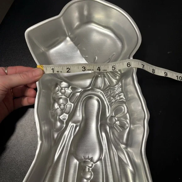 70s Vintage Cake Pan Mold Holly Hobbie Cottage Prairie 502-194 Wilton Aluminum - Picture 6 of 8